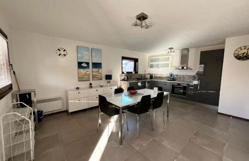 Belle villa d'angle spacieuse semi climatisée, de tout confort dans domaine PORTES DU SOLEIL, ACCES PISCINES PAYANT EN SUPPL - 3 chambres, 6 couchages, wifi, 400m de la mer LRPDSJ7 - Foto 3