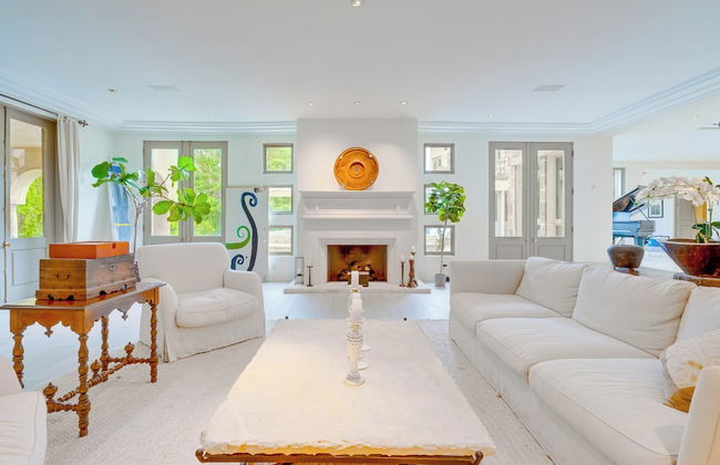 Carolwood - Modern Tuscan Villa With Rolling Lawns and Loggia in Holmby Hills - Photo 71