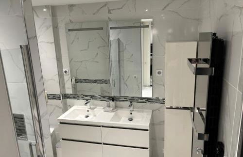 Villa luxueuse et Moderne avec piscine ! - Photo 25