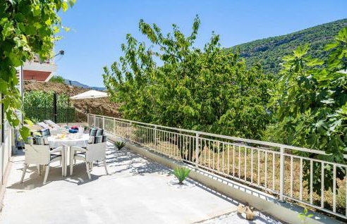 1 Bedroom Nice Apartment In Mokosica - Foto 12