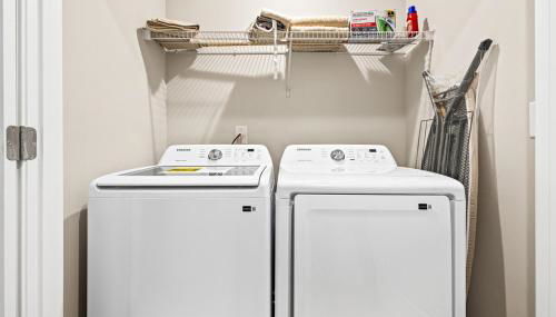 Elegant Escape Near Six Flags with WiFi, AC - Foto 4