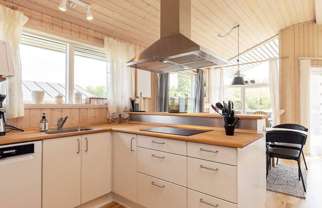 6 Person Holiday Home in Tranekaer - Foto 5