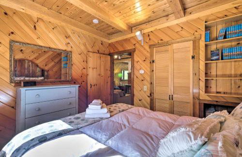 1 Mi to Downtown BBH Coastal Cabin with Deck and Yard - Foto 16