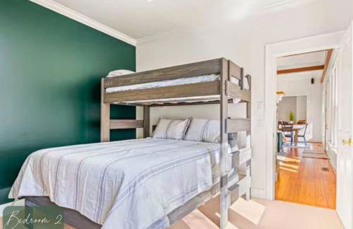 Riverfront Retreat: Sauna, Private Forest, 6 Falls - Foto 10