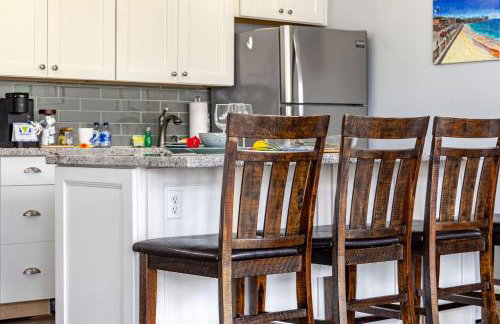 7FL Remodeled, Close to Beach & Dining with Free Parking - Photo 70