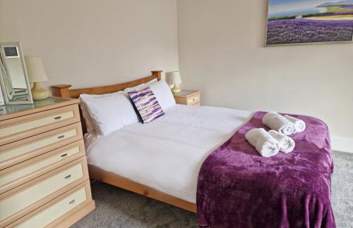 House - Sleeps 8 - Pets Ok - Parking - Foto 4