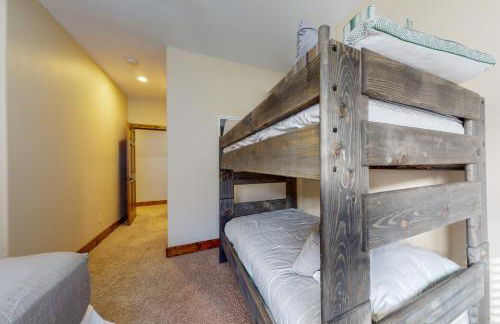 Spacious Lakeview Townhouse Sleeps 8 Deck Grill - Foto 26