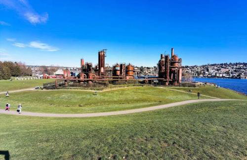 Designer Fremont Retreat w Mount Views & Office - Photo 30