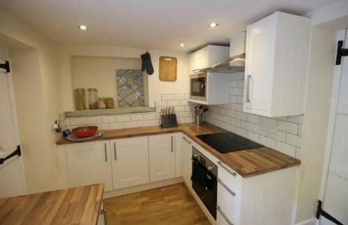 Cosy Crickhowell Cottage - Photo 3