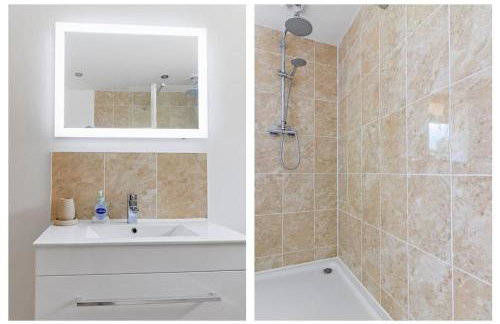 Stunning cottage with hot tub - Photo 23