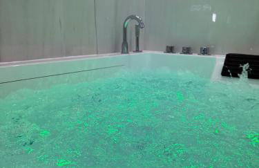 Private suite with jacuzzi sauna and garden - Foto 19