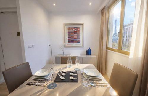 Luxury Paris Apt, Eiffel View, Golden Triangle - Photo 3