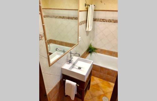 GATU PREMIUM Villa Lurberri piscina privada, 4 dormitorios, 2 baños, parking , jardines, " Preferente mayores de 25 años y familias " ín y barbacoa - Foto 58