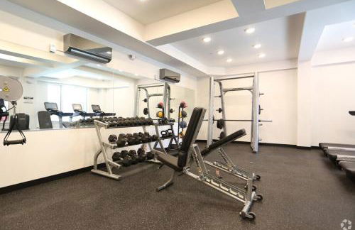 Stylish Studio - Pool, Gym & Balcony Bliss - Foto 31