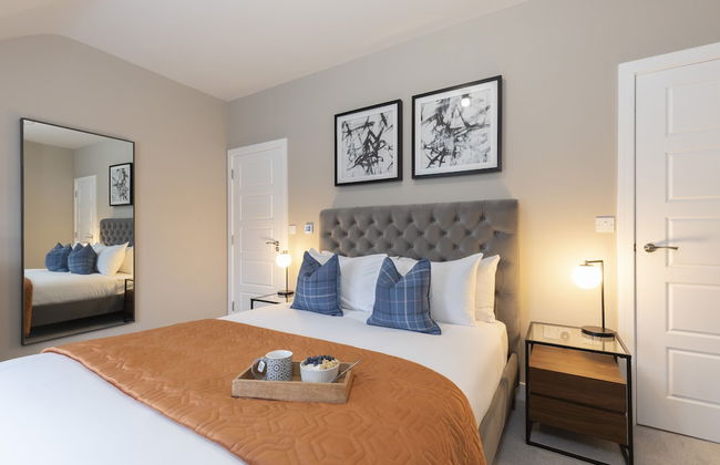 Elliot Oliver - Stylish Loft Style 2 Bedroom Apartment With Parking - Photo 3