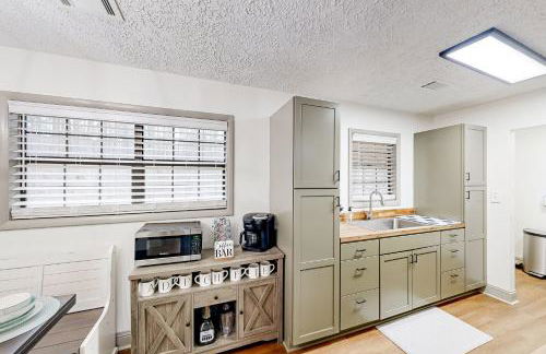 Dogs Welcome! Big Oak Hideaway Near Lake Martin - Foto 11