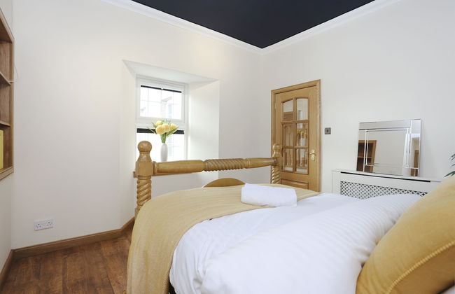 JOIVY Greenknowes Estate With Hot Tub And Bar - Foto 16