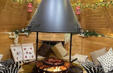 Bungalow with Hot Tub, BBQ Hut, Golf Net , Large Garden & Play Area - Foto 13