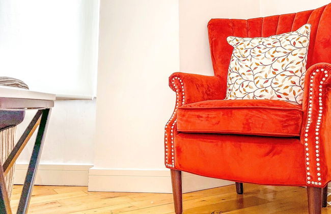 London 2-bed Apartment in Herbert Road - Foto 5