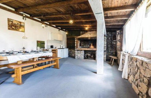 Six-Bedroom Holiday Home In Donje Rastane - Foto 13