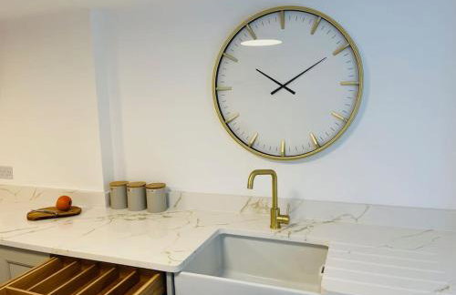 Chelston Grange Torquay Near the Beach with Private Garden & Parking - Foto 2