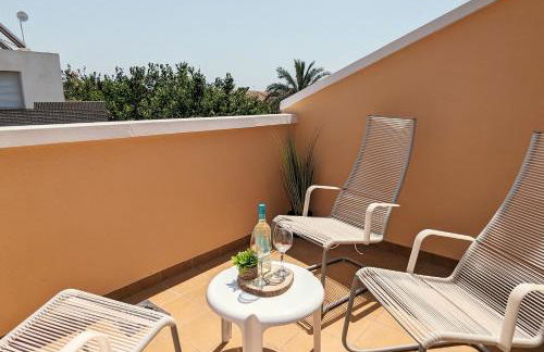 Apartamento Las Palmeras - Con Terraza, barbacoa, aire acondicionado y a 250m de la playa! - Foto 18