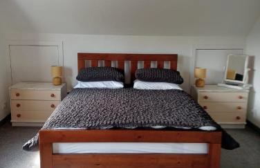 Self Catering Spacious open plan 3 bed apartment with sea views - Foto 11
