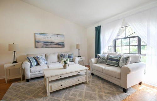 Elegant 3BR 2BA Private Pool Home - Foto 10