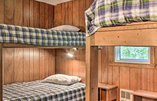 The Den Raymond Home with 200 Feet of Sandy Beach! - Foto 20