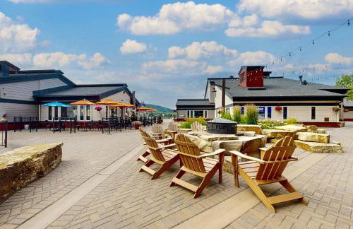 Torian Plum Condominiums - Foto 4