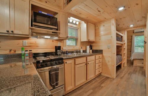 Lena Cabin Wooded Tiny Cabin - Hot Tub - Foto 9