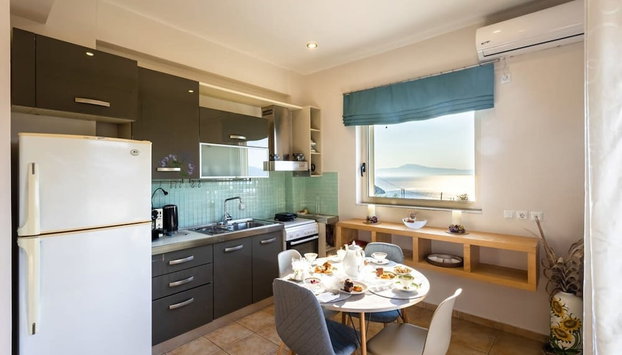 Kitries Summer Getaway - Eden Comfy Suite - Photo 5, Room