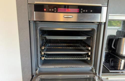 ImmoStay #3 - Penthouse mit zwei Balkonen & Seeblick, Parking & WiFi - Foto 54