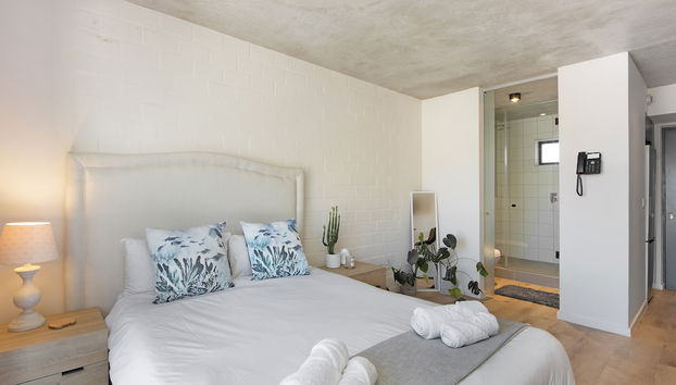 The Ivory 208 - Photo 2, Room