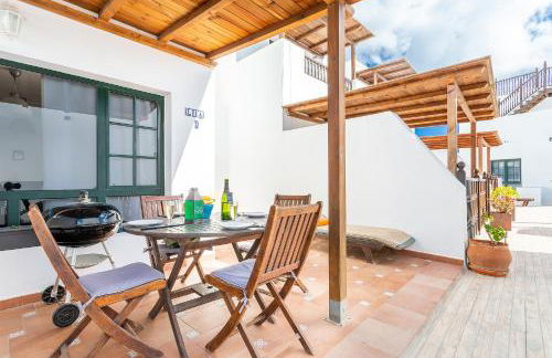 Casa Lili - Shared Pool - Close to Seafront Promenade - Sea Views from upper terrace - Foto 3