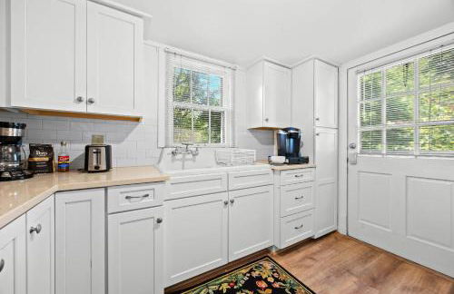 Stunning Cottage in Famous KY Garden -Sleeps 2 - Foto 27