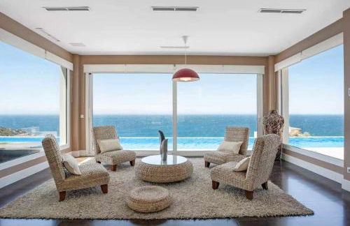 LUJOSA VILLA PISCINA 25 METROS SUIT 60m2 SPA SAUNA - Foto 6