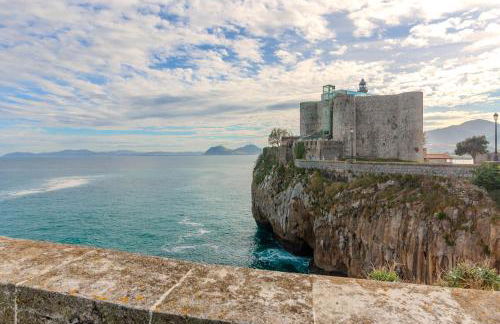 El Patio de Vespasiano-Calera- vistas a la iglesia junto al puerto - Photo 64