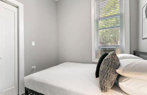 2BR Comfy and Stylish Apt in West Town - Erie 1R - Foto 26