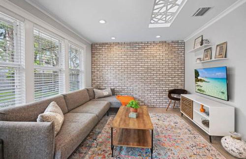 Onyx House King Size Beds Bikes Games Wine - Foto 10