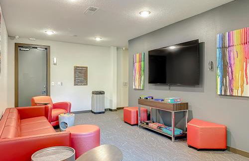 XL 1BR 2-King Beds Near Mayo Pool Gym Workspace - Foto 48