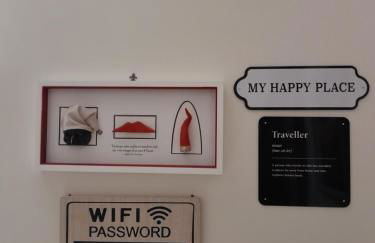 Airport Air Terminal 21 - Photo 18