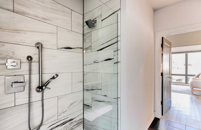 Walkable Midtown Location Modern Amenities, Pool & Gym Anthem by Avantstay - Foto 29