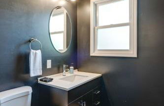 1-Story Home, Fenced Yard, Grill, Firepit, Parking, Sleeps 10, Pet-Friendly, Smart TVs, 10 Mins to Nissan Stadium & Five Points, Cozy Bedrooms, Outdoor Fun, Perfect for Families & Groups - Foto 24