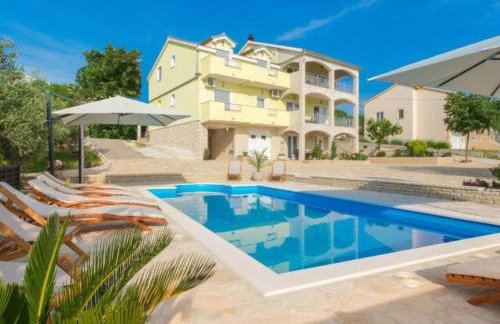 Six Bedroom Holiday House With Pool - Foto 32