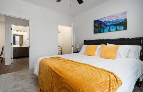 Sunrise Glow Spacious 2BR 2BA 2 King Beds Gym WFH - Foto 20