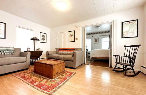 Whimsical apartment near downtown Winooski - Foto 1