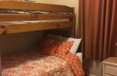 Near bustling Magazine St with bikes - Foto 14