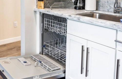 1-Bedroom with Cali King Size Bed in San Diego - Foto 19