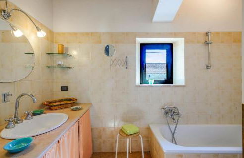 Amazing Home In Montemarciano With Wifi - Foto 26